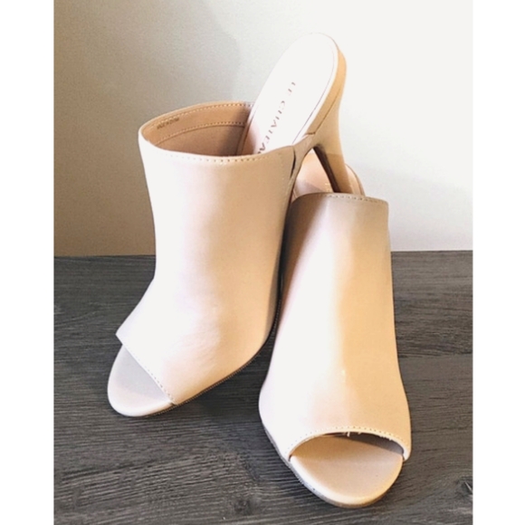 Le Chateau cream Mule heels Size 6 - Picture 1 of 6